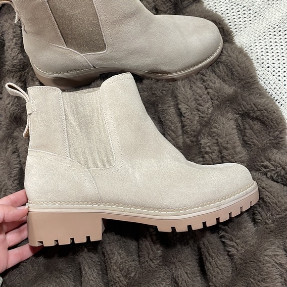 Crown vintage women’s booties - Picture 4 of 8